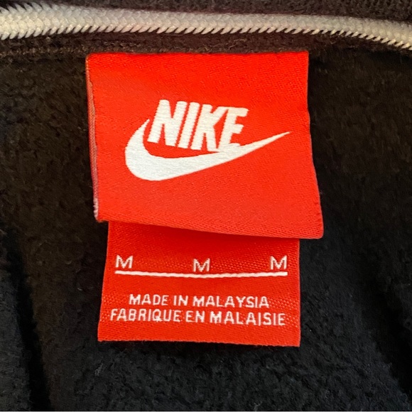 Nike hoodie sweatshirt, size Medium - Picture 5 of 7